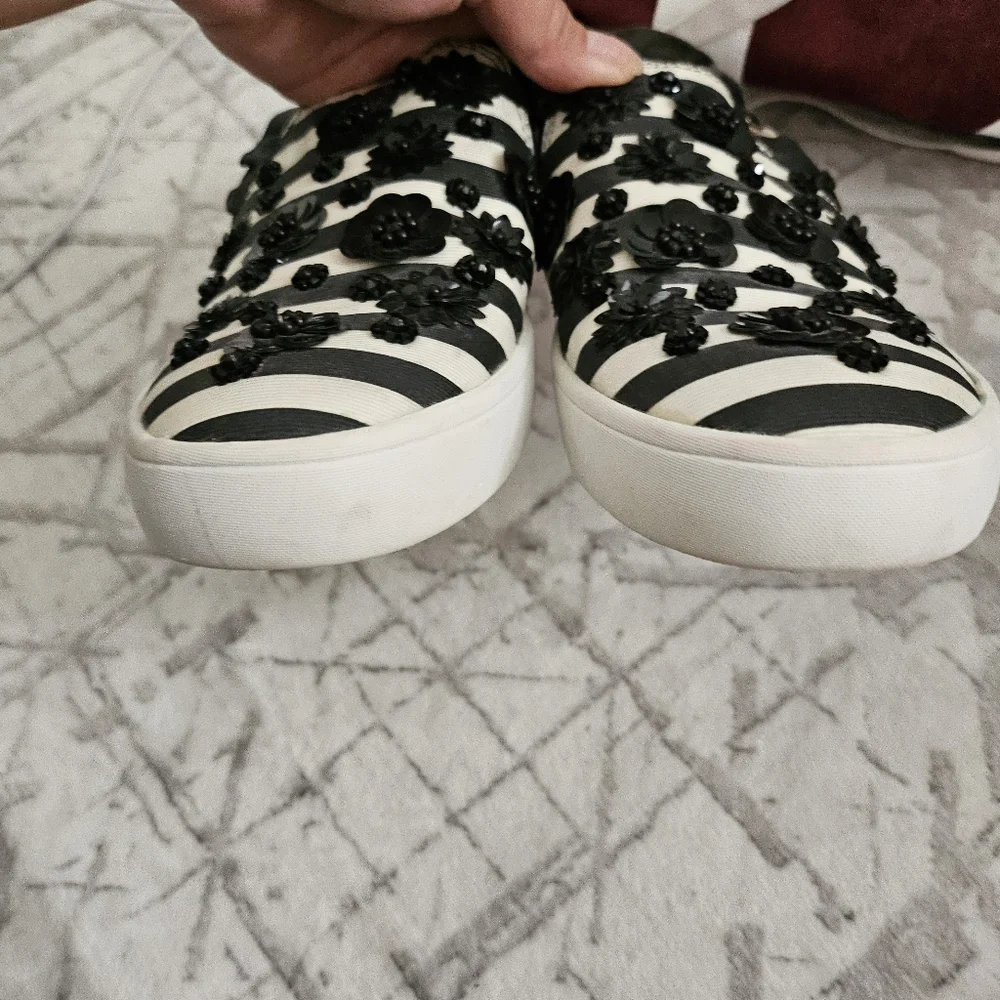 Kate‎ Spade New York Louise Sneakers Womens 6 Slip On Shoes Striped Black White